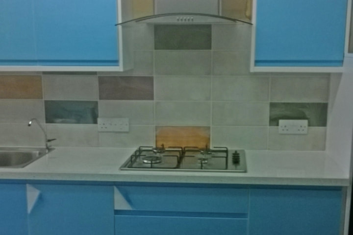 local swindon kitchen fitter blue kitchen